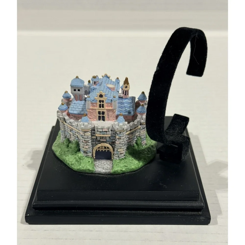 DISNEY 75th Everlasting Time Watch Collectors Club VII - Castle‎ and Watch #2153